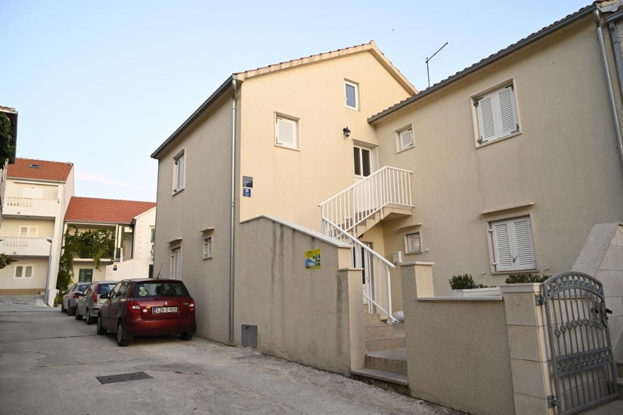 Apartments "Sea View" Miki & Ivana Bol Extérieur photo