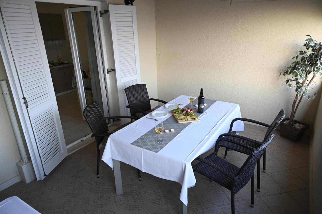 Apartments "Sea View" Miki & Ivana Bol Extérieur photo